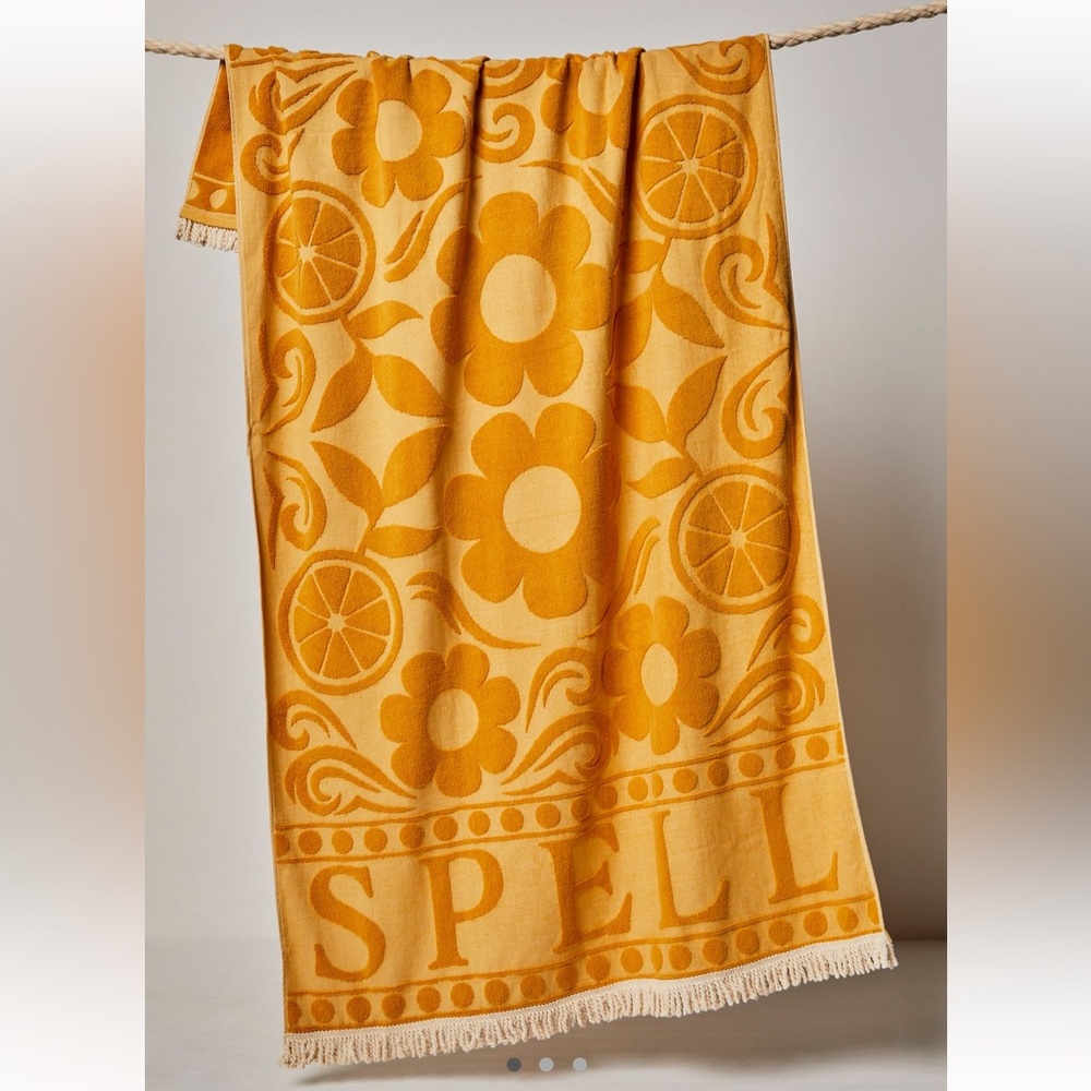 Spell & The Gypsy Collective Citrus And Floral Beach Towel 🔖NWT🔖